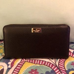Black Kate Spade wallet. EUC!